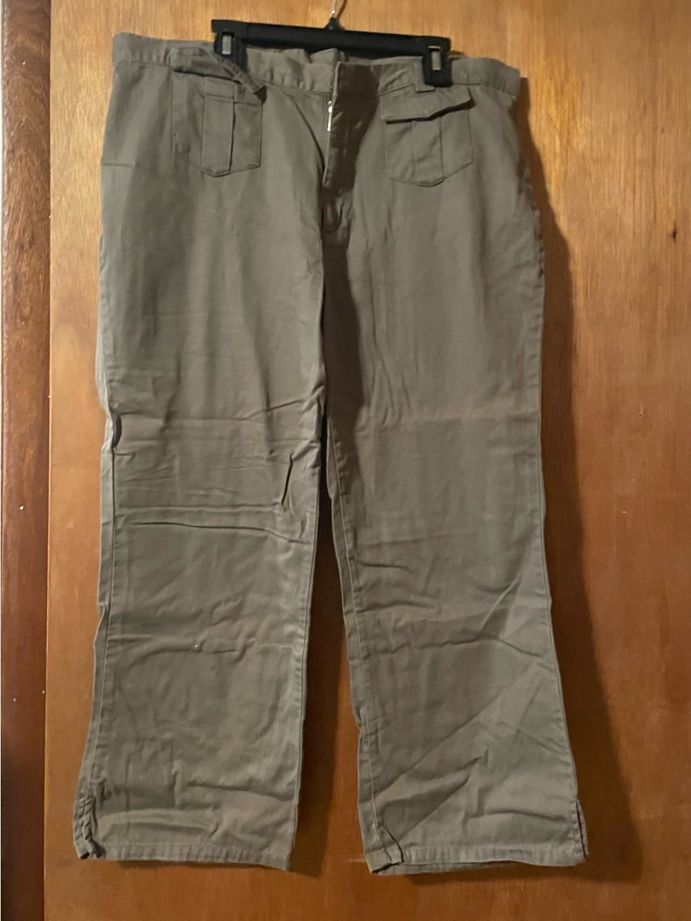 Xhilaration Women’s Junior Size 13 Olive Green Khaki Capris 100% Cotton